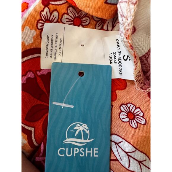 New CUPSHE Red Multi Floral V-Neck 3/4 Sleeve Belted Playsuit Romper Size S - Picture 8 of 9